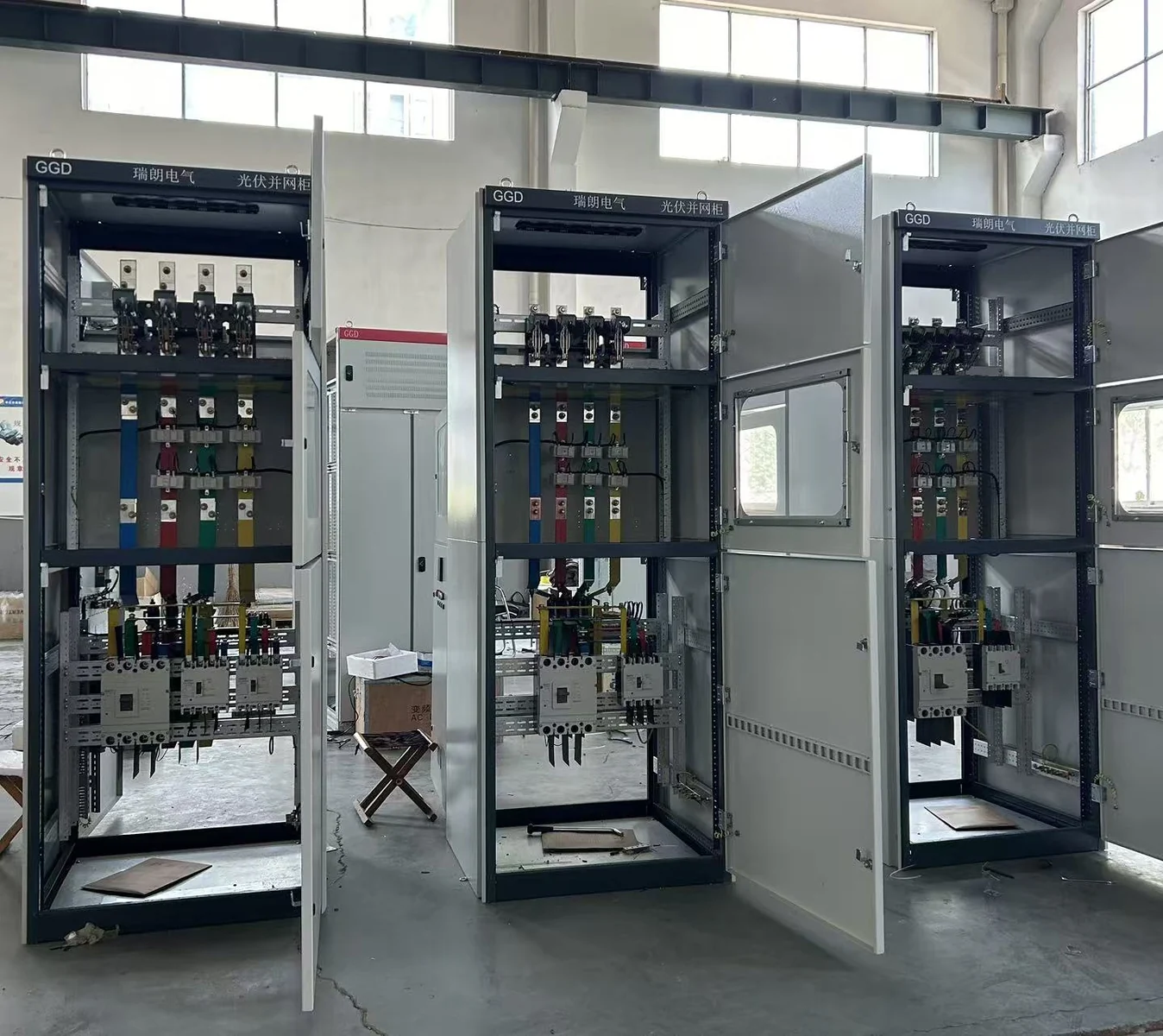 Anti-islanding PV Grid-connected Cabinet internal structure