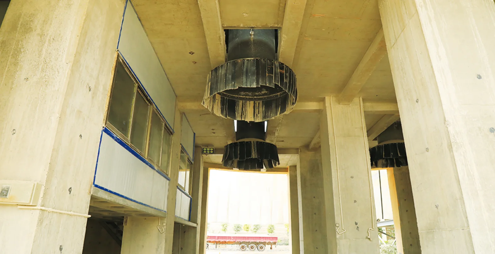 Self-service truck loading system
